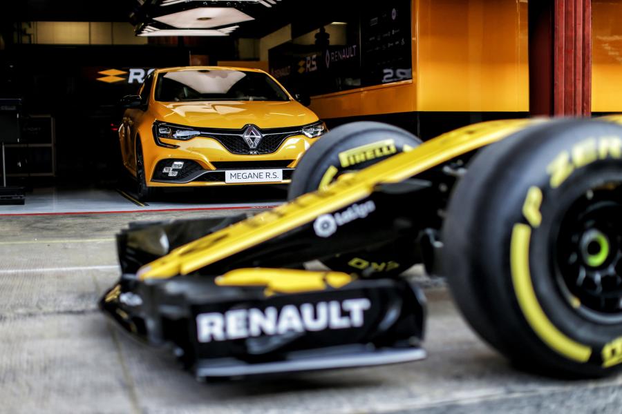  Renault Megane R.S. Trophy 2018 года  (WW) (фото 20 из 65)
